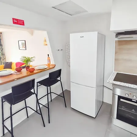 Historic Vineyard Retreat - 1785 Country In Peral *