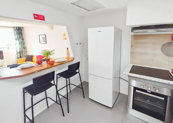 Historic Vineyard Retreat - 1785 Country In Peral *