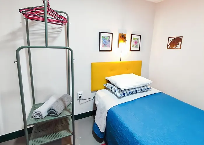 Historic Vineyard Retreat - 1785 Country In Peral